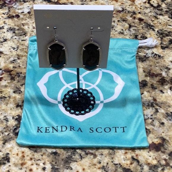 Kendra Scott Elle - Picture 1 of 2